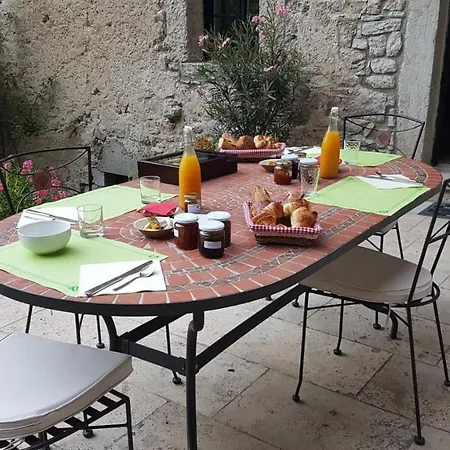 Bed & Breakfast Les De Liane 2*