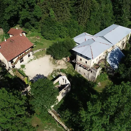 Les De Liane 2* Cerdon (Ain)